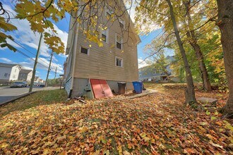 90 Hillside Ave in Meriden, CT - Building Photo - Building Photo