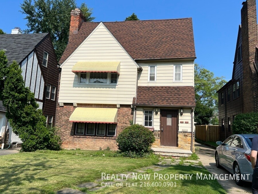 3651 Avalon Rd-Unit -3651AvalonDN in Shaker Heights, OH - Building Photo