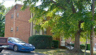 902 Cottage Ave in Vinton, VA - Foto de edificio - Building Photo