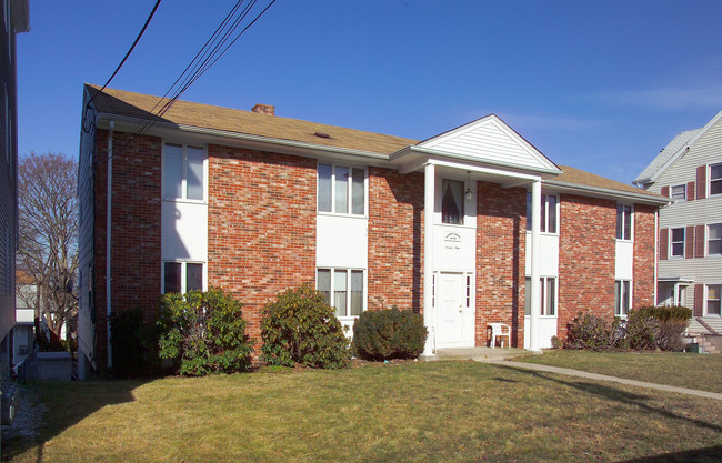 99 Ash St in Fall River, MA - Foto de edificio - Building Photo