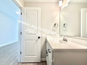 1303 W Hamilton Rd N in Fort Wayne, IN - Building Photo - Building Photo