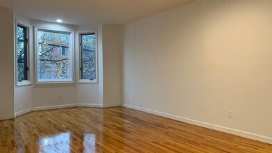 200 Christopher Columbus Dr in Jersey City, NJ - Building Photo - Building Photo