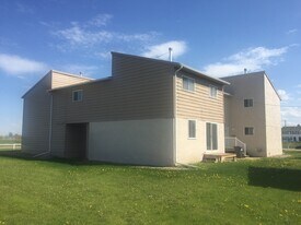 8839-8102 102 Ave in Fort St John, BC - Building Photo