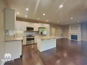 16765 Northwest Vetter Drive in Portland, OR - Foto de edificio - Building Photo