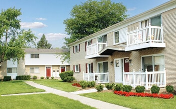 The Oaks on Lincoln in Oak Park, MI - Foto de edificio - Building Photo