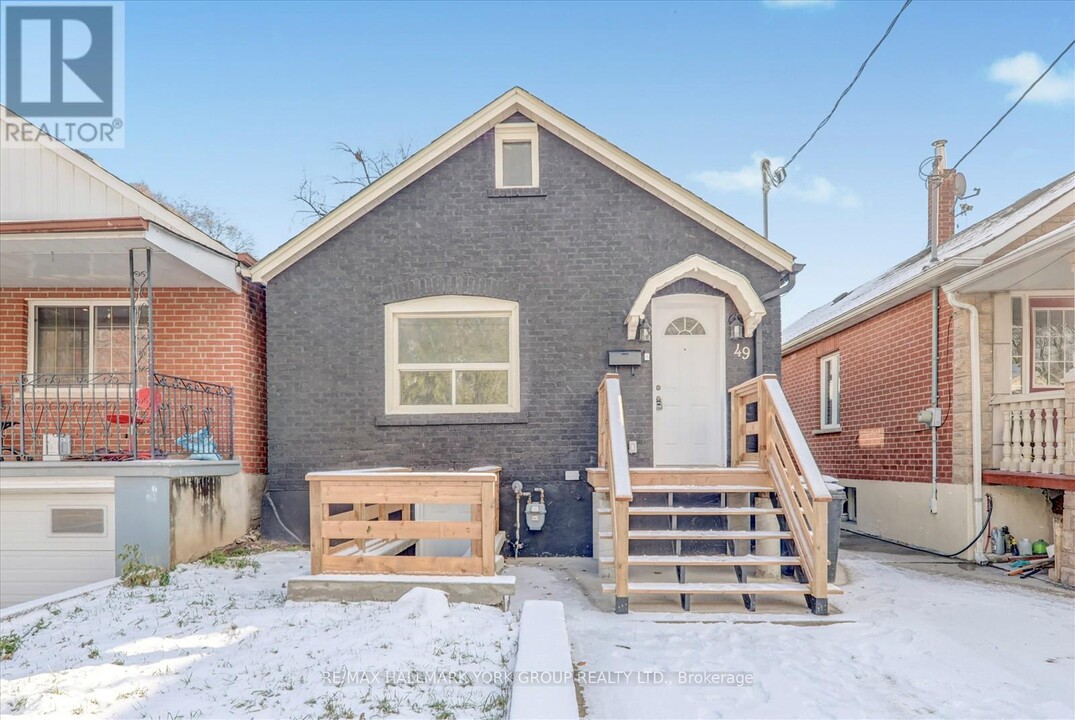 49 Cordella Ave in Toronto, ON - Building Photo