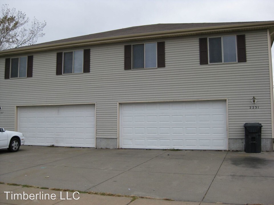 2301 SW 19th St in Lincoln, NE - Building Photo
