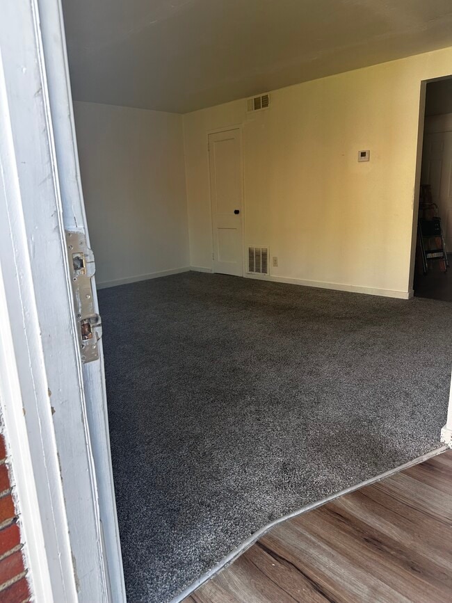 2405 Lincoln Ave in Clairton, PA - Building Photo - Building Photo