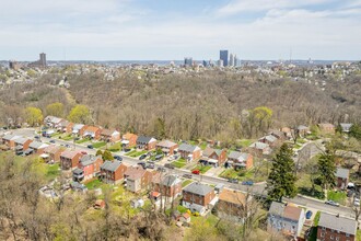 1207 Shadycrest Dr in Pittsburgh, PA - Building Photo - Building Photo