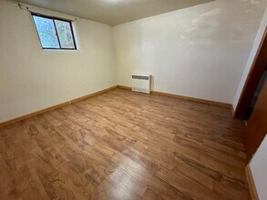 302 W 7th St in McCook, NE - Foto de edificio - Building Photo