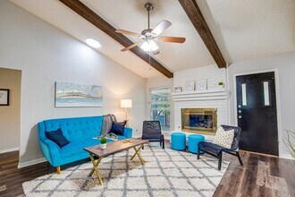 114 High Oak in Universal City, TX - Building Photo - Building Photo