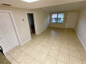 7210 Southgate Blvd, Unit # 7210 in Tamarac, FL - Building Photo - Building Photo