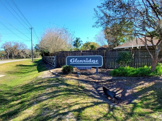 8039 Ridgeglen Cir E in Lakeland, FL - Building Photo - Building Photo