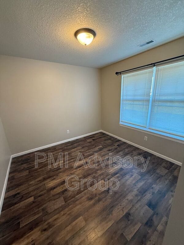 2713 SE Taurus Ct in Topeka, KS - Building Photo - Building Photo