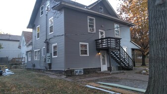 5202 Leighton Ave, Unit #4 in Lincoln, NE - Building Photo