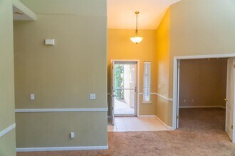 10033 N Baird Ave in Fresno, CA - Building Photo - Building Photo