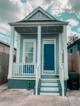 1921 Mandeville St in New Orleans, LA - Building Photo - Building Photo