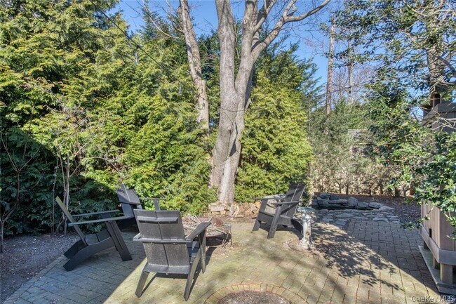 1800 Village Ln in Orient, NY - Building Photo - Building Photo
