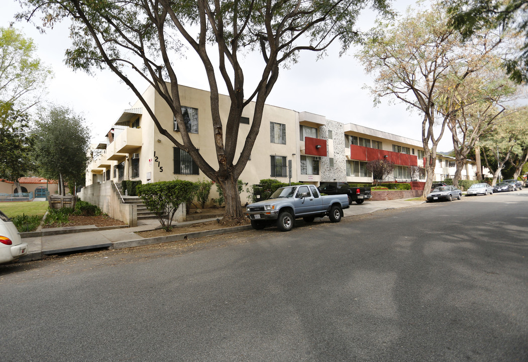 1227 N Fuller Ave in Los Angeles, CA - Building Photo