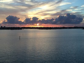 4750 Cove Cir, Unit 808 in Madeira Beach, FL - Building Photo