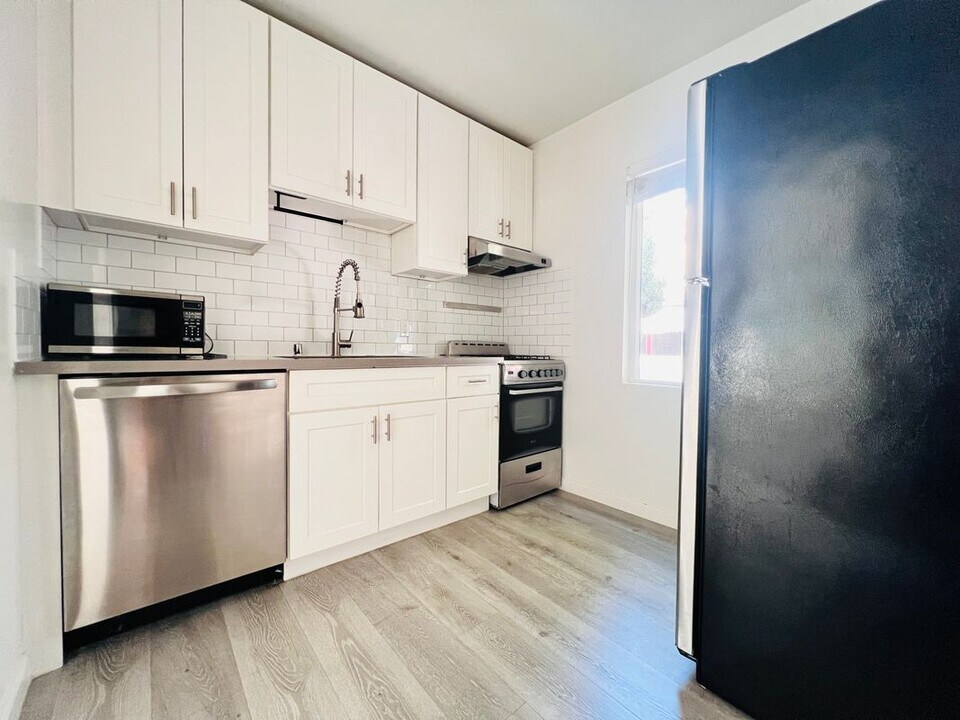 5525 Harold Way in Los Angeles, CA - Foto de edificio