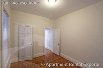 891 Massachusetts Ave in Cambridge, MA - Foto de edificio - Building Photo