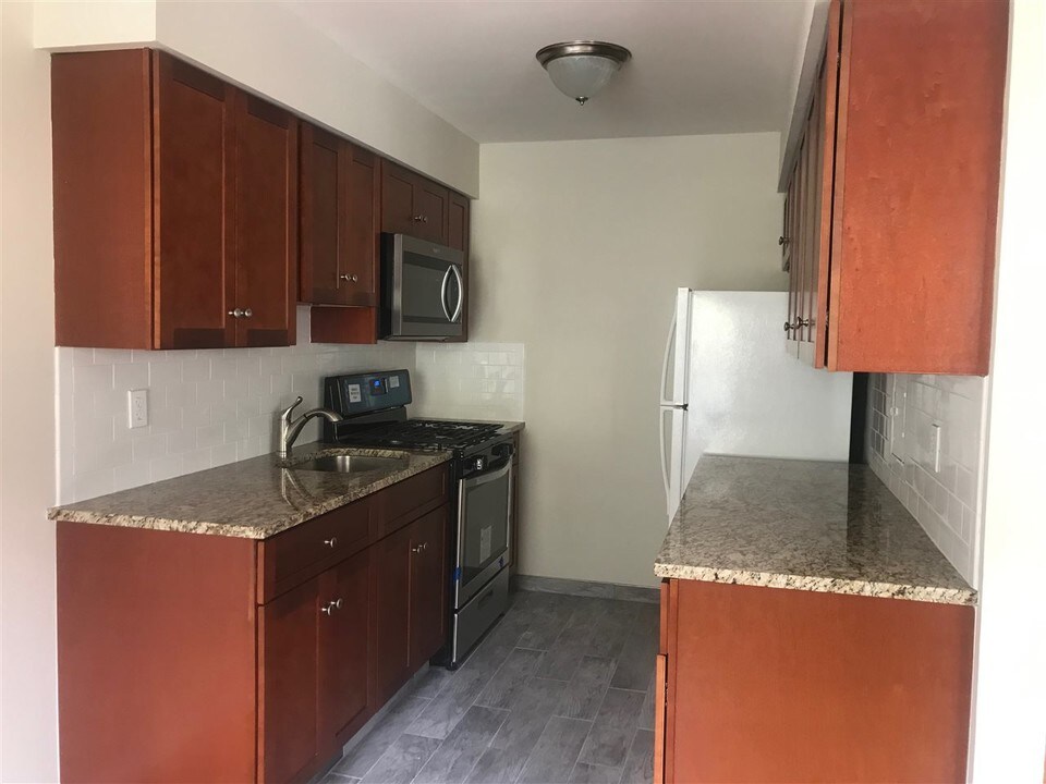 1465 48th St-Unit -2 in North Bergen, NJ - Building Photo