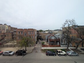 3346 N Marshfield Ave, Unit 410 in Chicago, IL - Building Photo - Building Photo