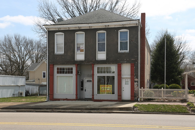 118 E Saint Louis St in Lebanon, IL - Building Photo - Building Photo