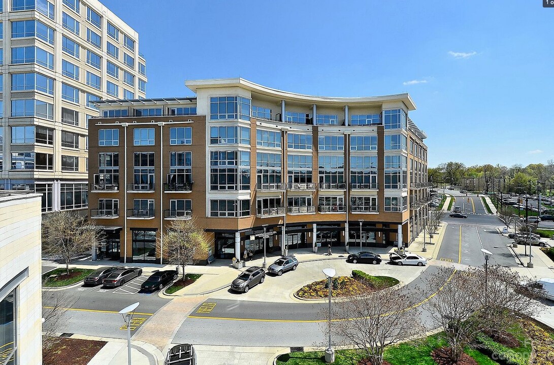 1133 Metropolitan Ave, Unit 203 in Charlotte, NC - Foto de edificio