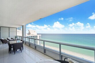 6799 Collins Ave, Unit 1704 in Miami Beach, FL - Building Photo - Building Photo