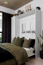 5 Hanna Ave in Toronto, ON - Building Photo - Building Photo