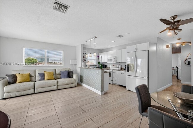 2715 NE 49th St in Fort Lauderdale, FL - Building Photo - Building Photo
