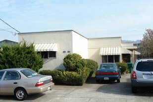 955A-955B Madison St in Albany, CA - Building Photo