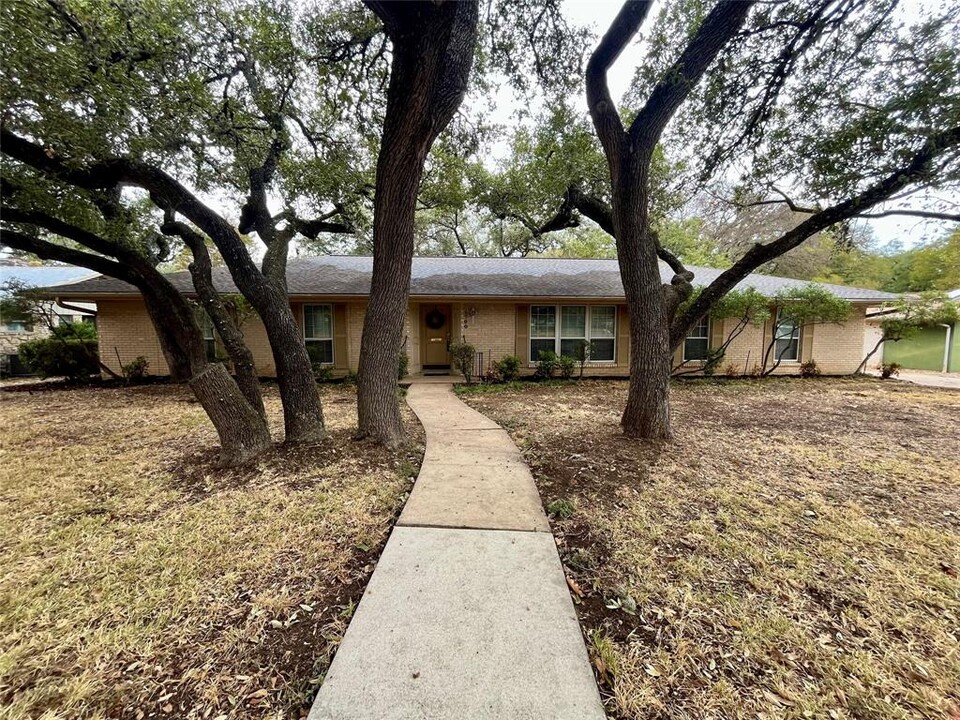 1700 Barton Hills Dr in Austin, TX - Foto de edificio