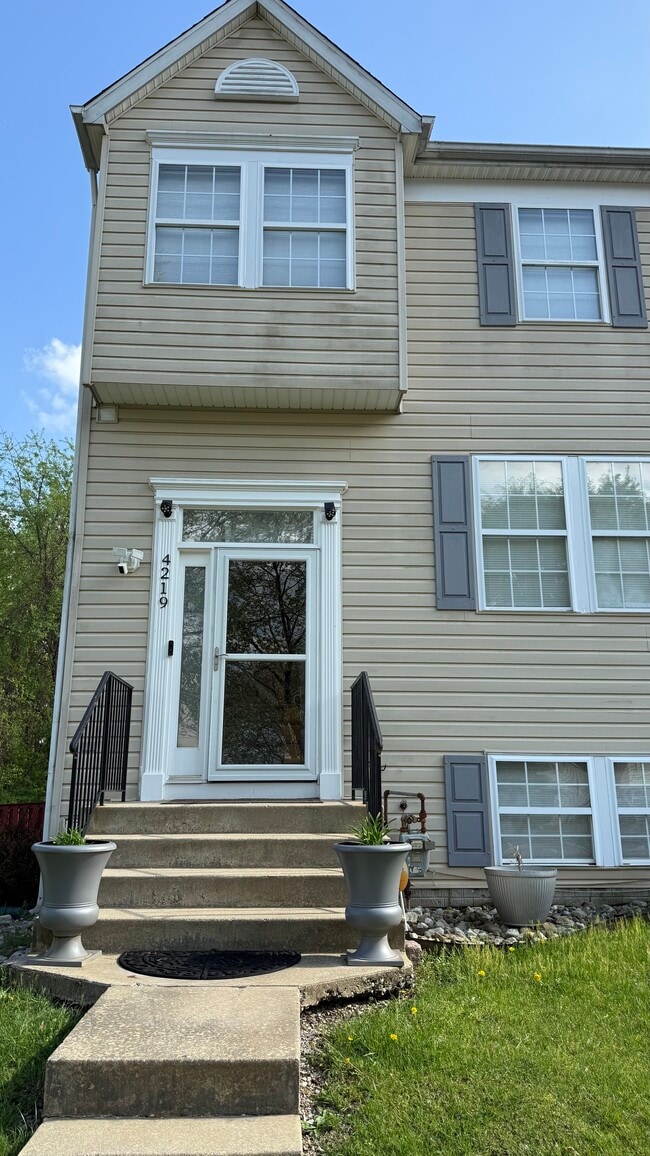 property at 4219 Star Cir