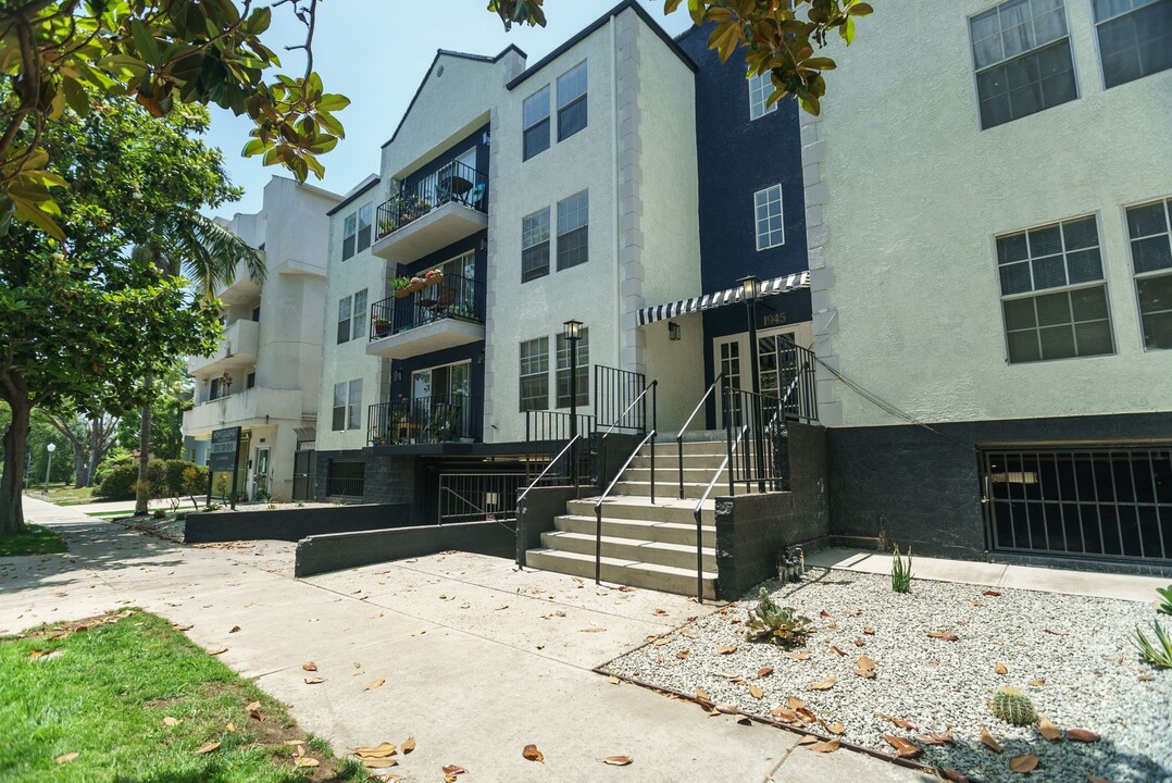 1945 Glendon Avenue in Los Angeles, CA - Foto de edificio