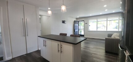 RENOVATED HOME IN EAST LONDON WITH HUGE FENCED YARD-DECK in London, ON - Building Photo - Building Photo