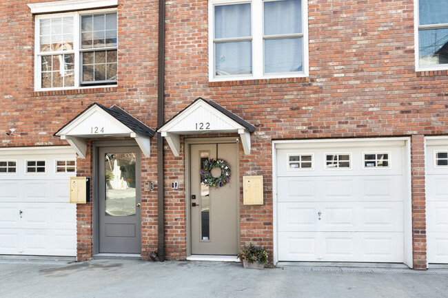 122 Ogden Ave in Jersey City, NJ - Building Photo - Building Photo