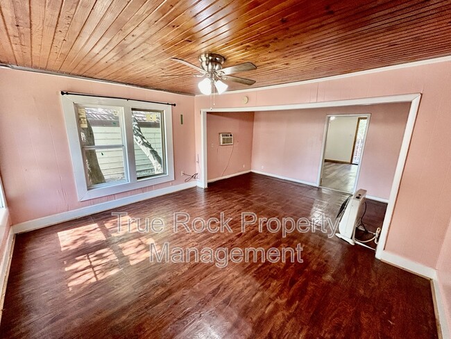 714 W 13th in Ada, OK - Foto de edificio - Building Photo