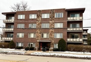 435 Ridge Rd in Wilmette, IL - Building Photo