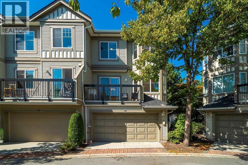 3880 Westminster Hwy in Richmond, BC - Building Photo