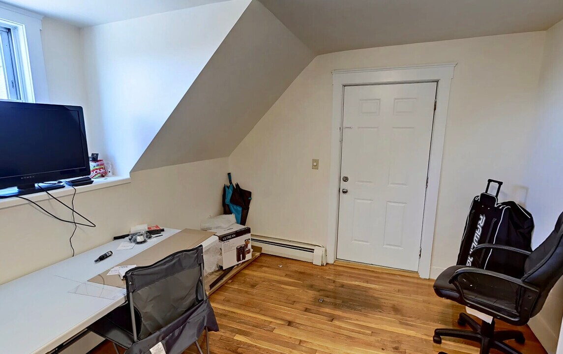 60 Walden St, Unit 4 in Cambridge, MA - Building Photo