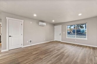 303 E Broadway Ave in Montesano, WA - Building Photo - Building Photo