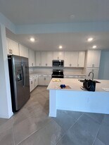 12320 Wellen Golf St in Venice, FL - Building Photo