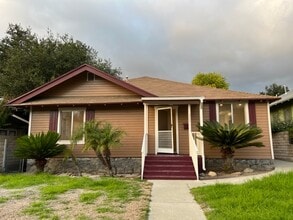 223 E Colorado Blvd, Unit C in Monrovia, CA - Building Photo - Building Photo