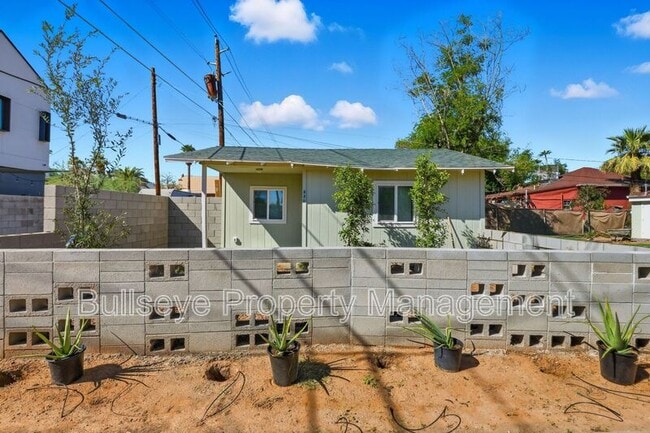 property at 830 N 10th St