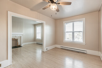 Altadena Apartments in Spokane, WA - Foto de edificio - Interior Photo