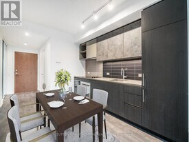 7890 Jane St in Vaughan, ON - Building Photo