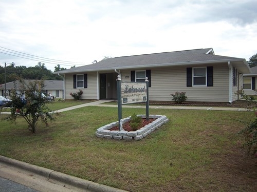 Lakewood Apartments in Eufaula, AL - Building Photo